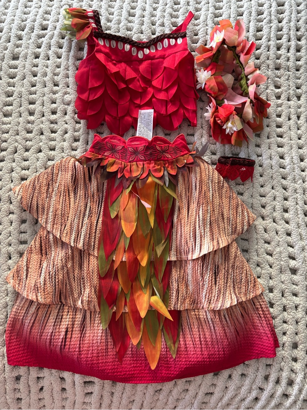 Disneyland Moana girls costume in excellent condition size 4: Halloween - Picture 2 of 5